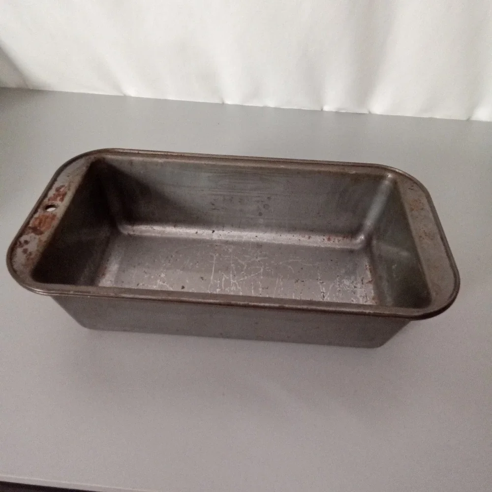 Vintage Metal Loaf Pan Rustic Silver Gray Bread Meatloaf Baking Tin 9 Inch
